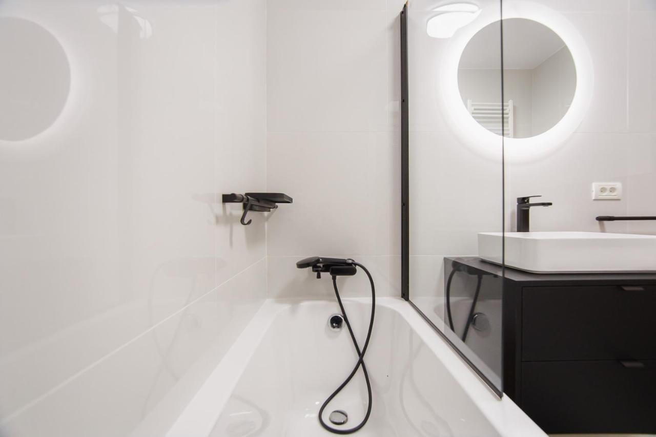 Chocolate Delight At West Residence Oradea Ngoại thất bức ảnh