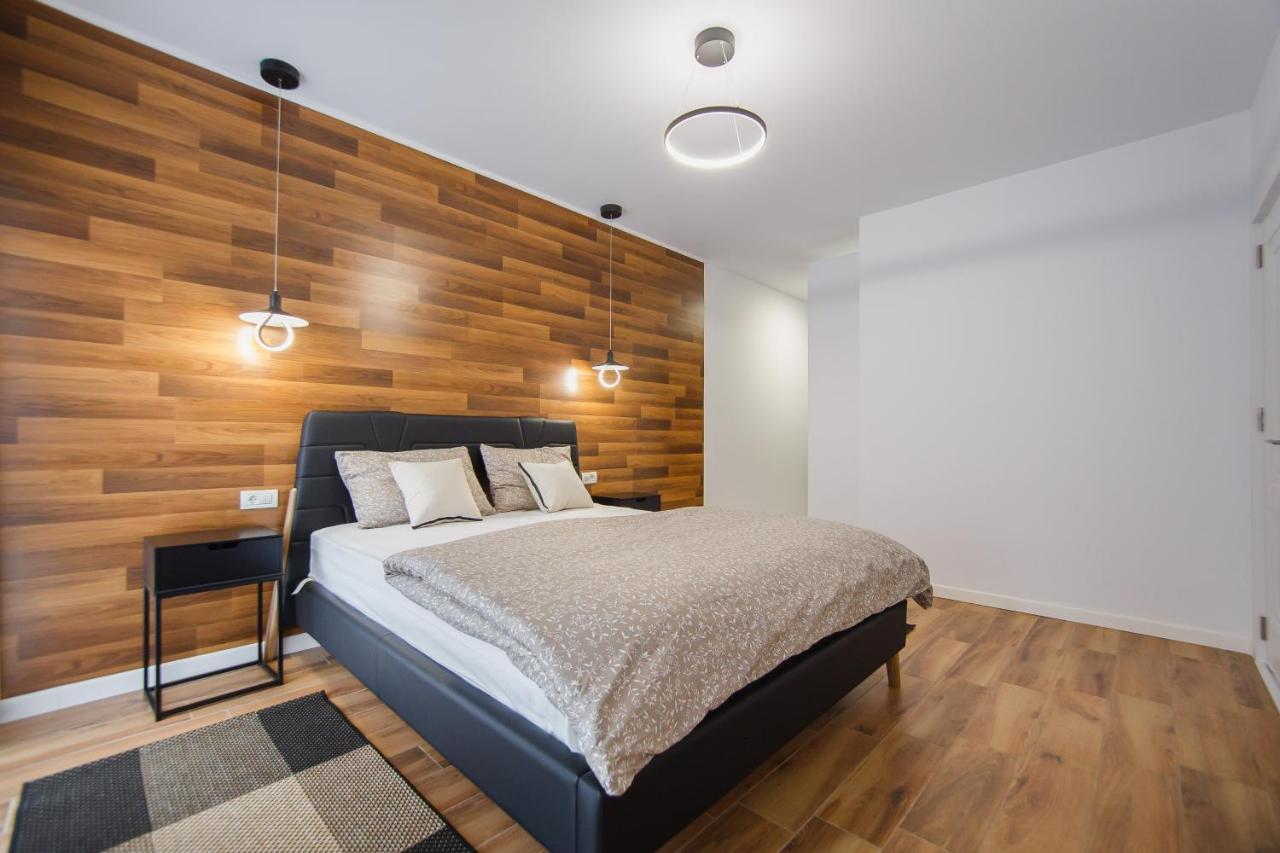 Chocolate Delight At West Residence Oradea Ngoại thất bức ảnh
