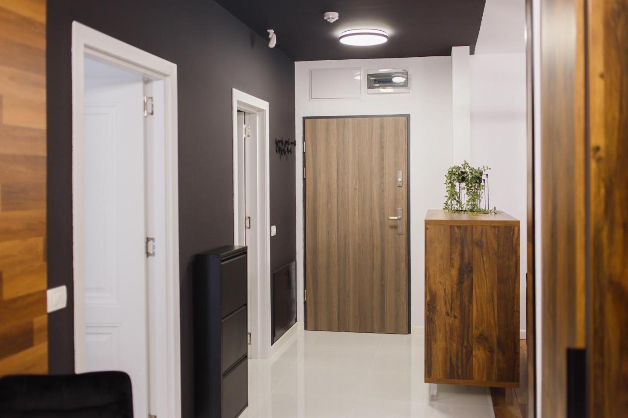 Chocolate Delight At West Residence Oradea Ngoại thất bức ảnh